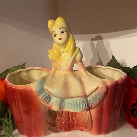 Alice in Wonderland Ceramic Bath Holder - Red and Cream - Picture 2 of 8